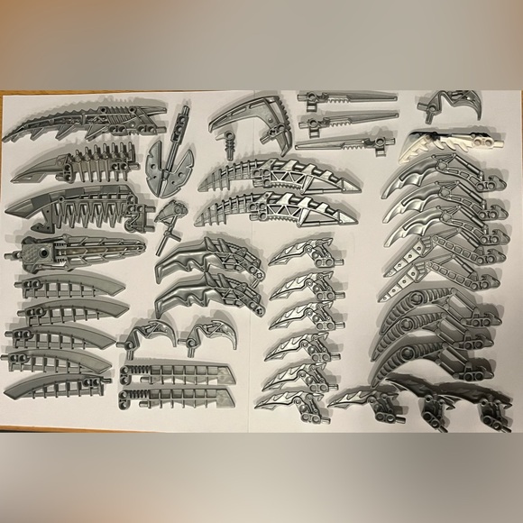 Huge Set Of LEGO Bionicle Weapons Set Of 43 Items Bundle Genuine Bionicle Parts - Picture 14 of 15